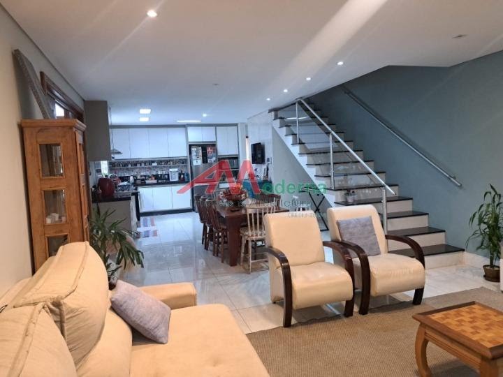 Casa à venda com 4 quartos, 1 suíte, 2 vagas e 273m² no Rudge Ramos, São Bernardo do Campo (SP) — foto 7 de 30
