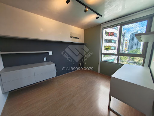 Compre Apartamento alto padrão reformado com 3 suítes,  3 vagas e com 204m² na Jaqueira. Agende Visita com Leicam Maciel