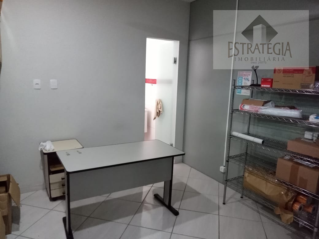 Comercial para alugar com 6 banheiros, 10 vagas e 400m² no Itaipava, Petrópolis (RJ) — foto 9 de 17
