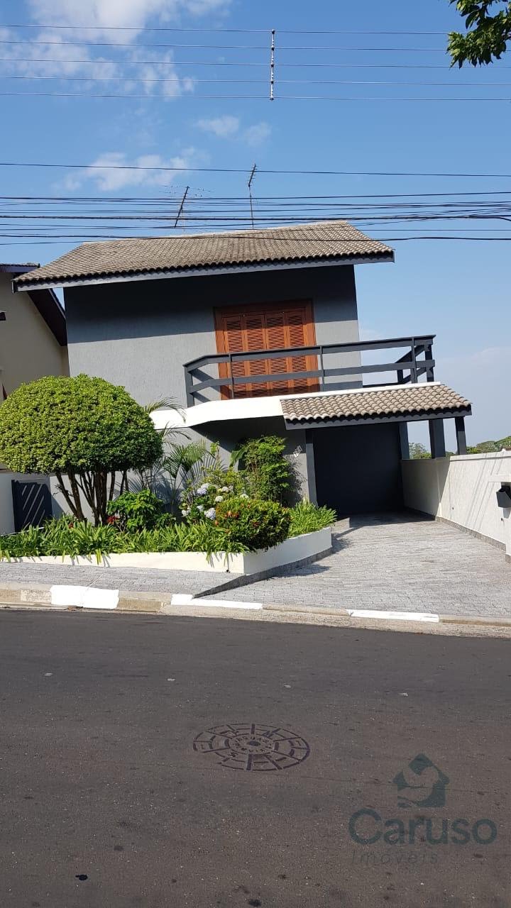 Casa à venda com 3 quartos, 2 vagas e 267m² no Condomínio Arujazinho IV, Arujá — foto principal