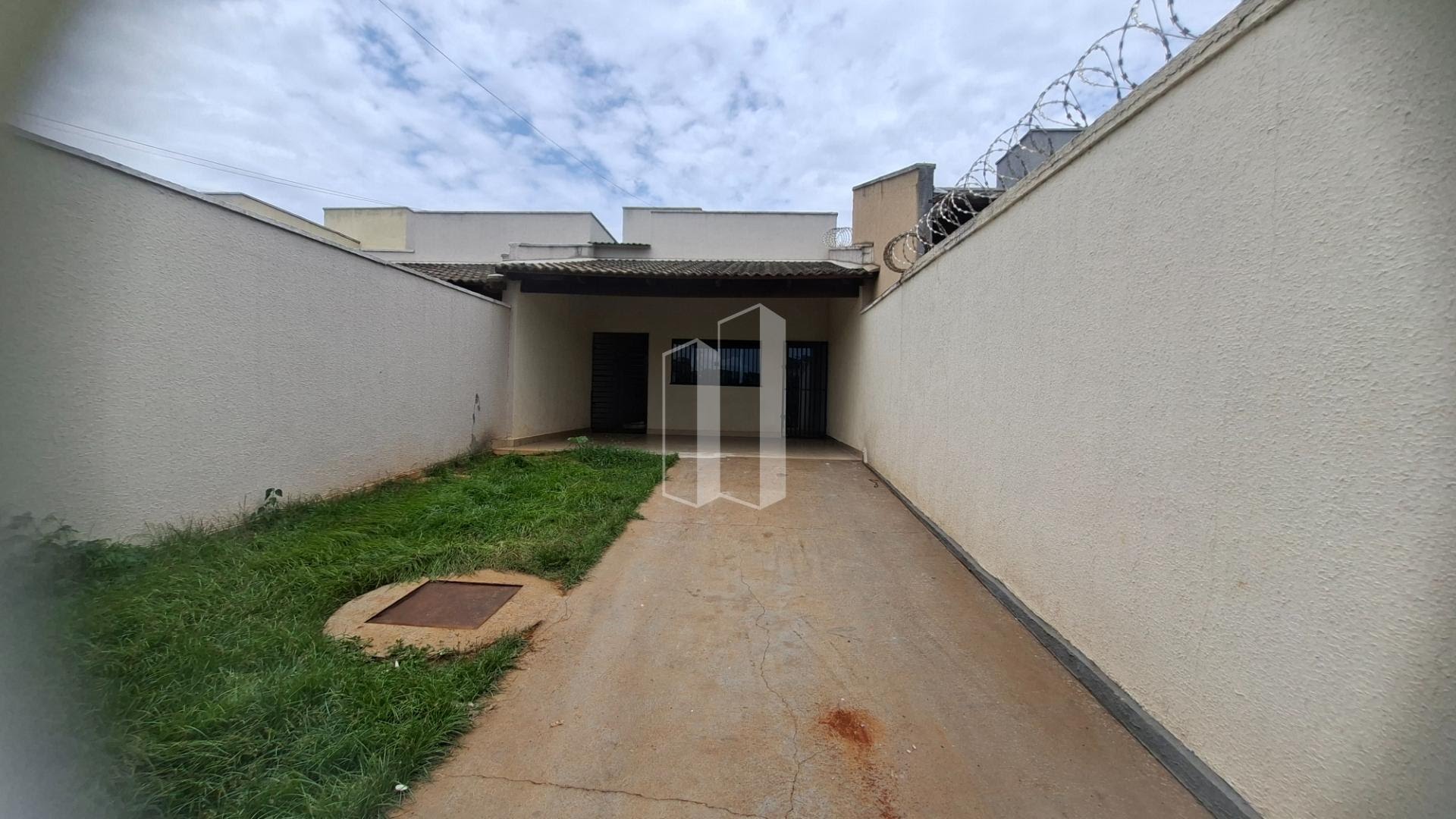 Casa à venda com 2 quartos, 1 suíte, 3 vagas e 215m² no Residencial Tuzimoto, Goiânia (GO) — foto 2 de 16