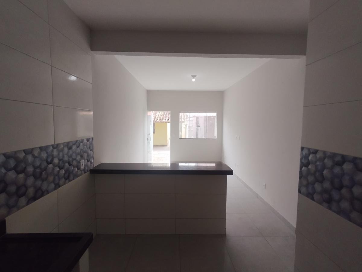 Casa à venda com 2 quartos, 1 suíte, 1 vaga e 80m² no Extensão do Bosque, Rio das Ostras (RJ) — foto 7 de 8