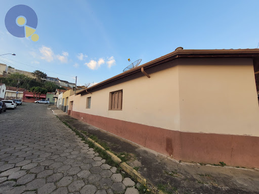 Casa em Av. Saudades  -  Amparo