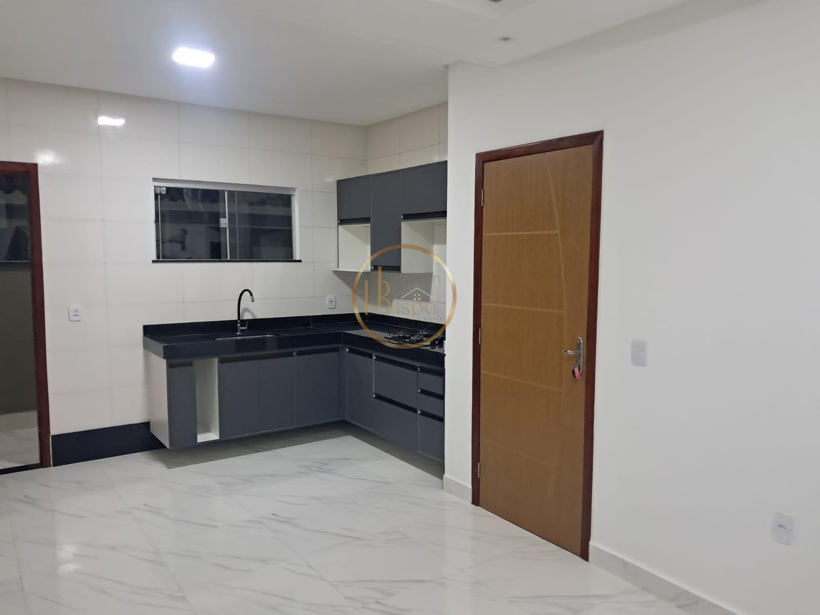 Apartamento à venda com 2 quartos, 2 banheiros, 1 vaga e 78m² no Praia de Taperapuã, Porto Seguro — foto principal