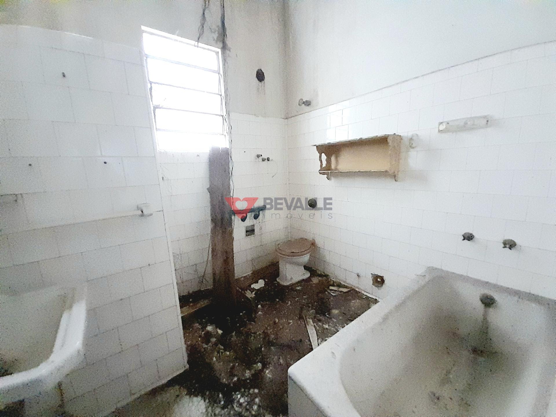 Casa à venda com 11 quartos, 3 banheiros, 2 vagas e 300m² no Botafogo, Rio de Janeiro (RJ) — foto 27 de 30