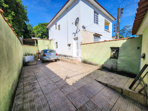 Área livre e garagem