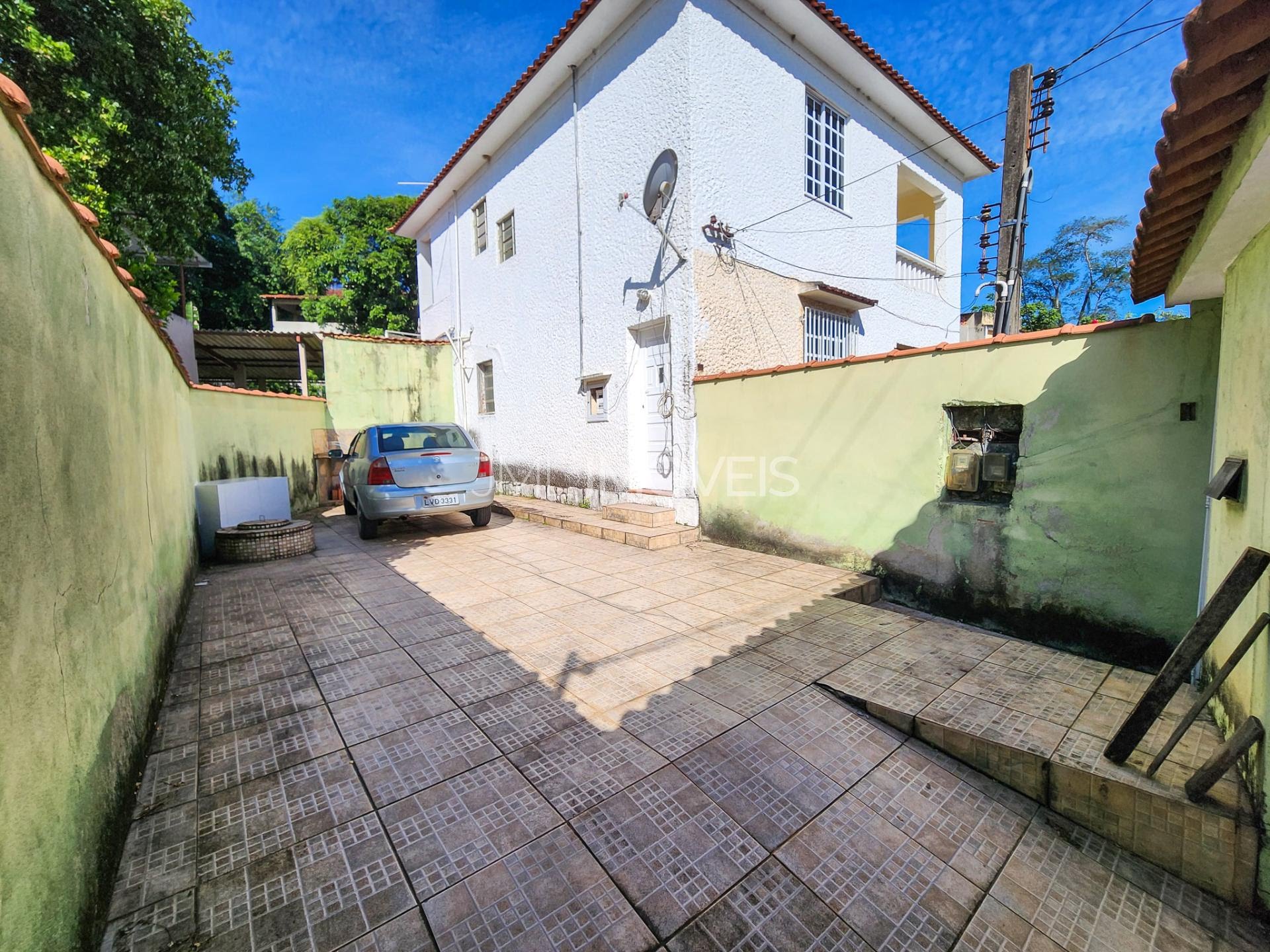 Área livre e garagem