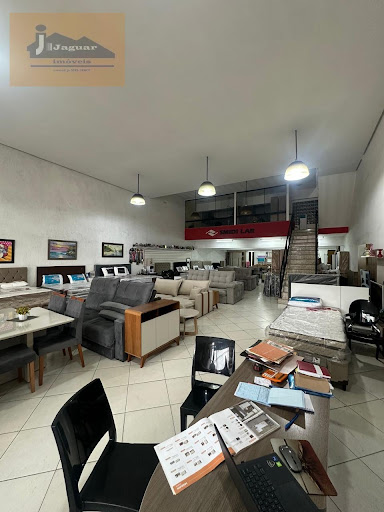 Galpão para Alugar em Vila Galvão, Guarulhos, 700m², 4 Banheiros