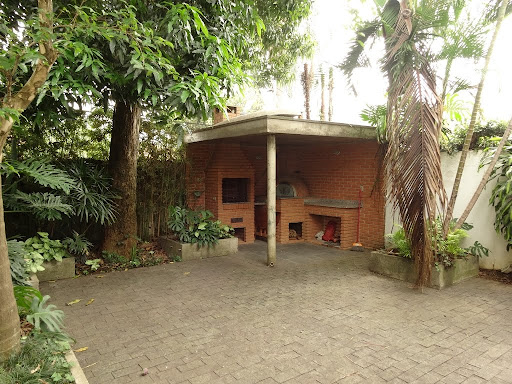 Quintal e Churrasqueira