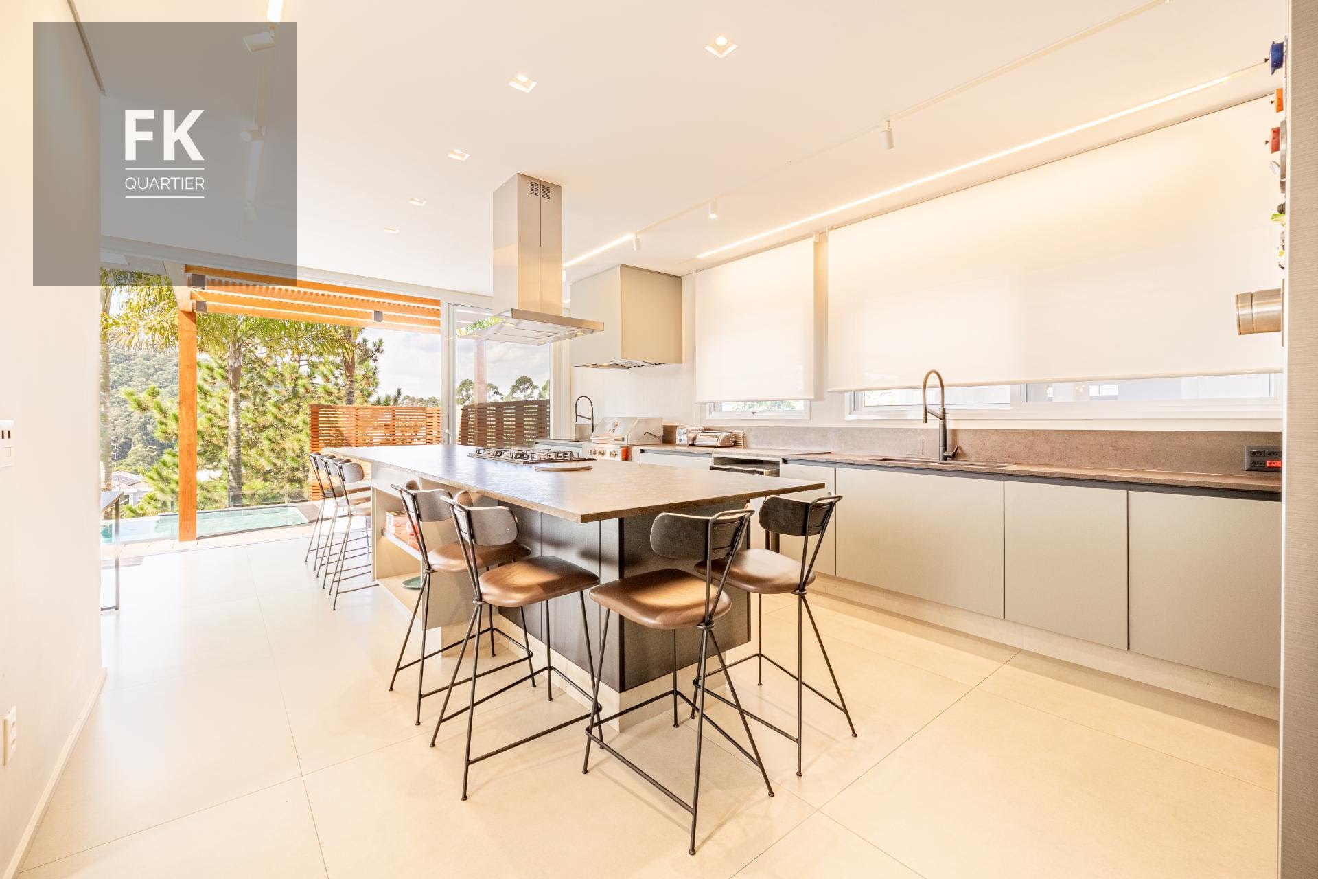 Casa à venda com 4 quartos, 4 suítes, 4 vagas e 425m² no Tamboré, Barueri (SP) — foto 18 de 30