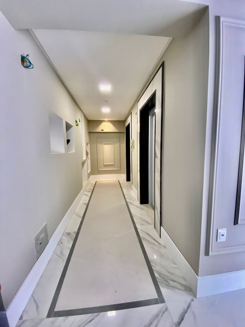 Apartamento à venda com 3 quartos, 3 suítes, 2 vagas e 175m² no Meia Praia, Itapema (SC) — foto 2 de 18