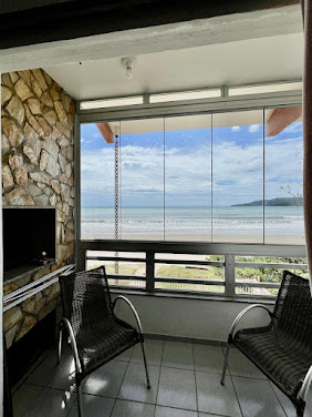 Locação de Temporada - Apartamento Frente mar com 02 Dormitórios em Balneário Perequê  -  Porto Belo /SC