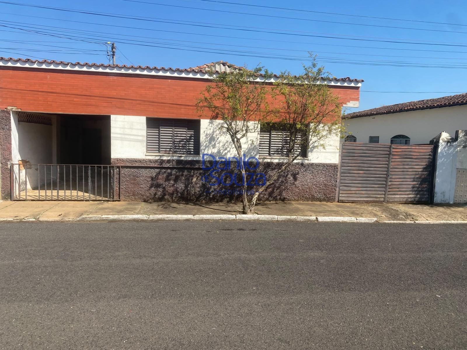 Casa à venda com 316m² no São Cristóvão, Araxá — foto principal