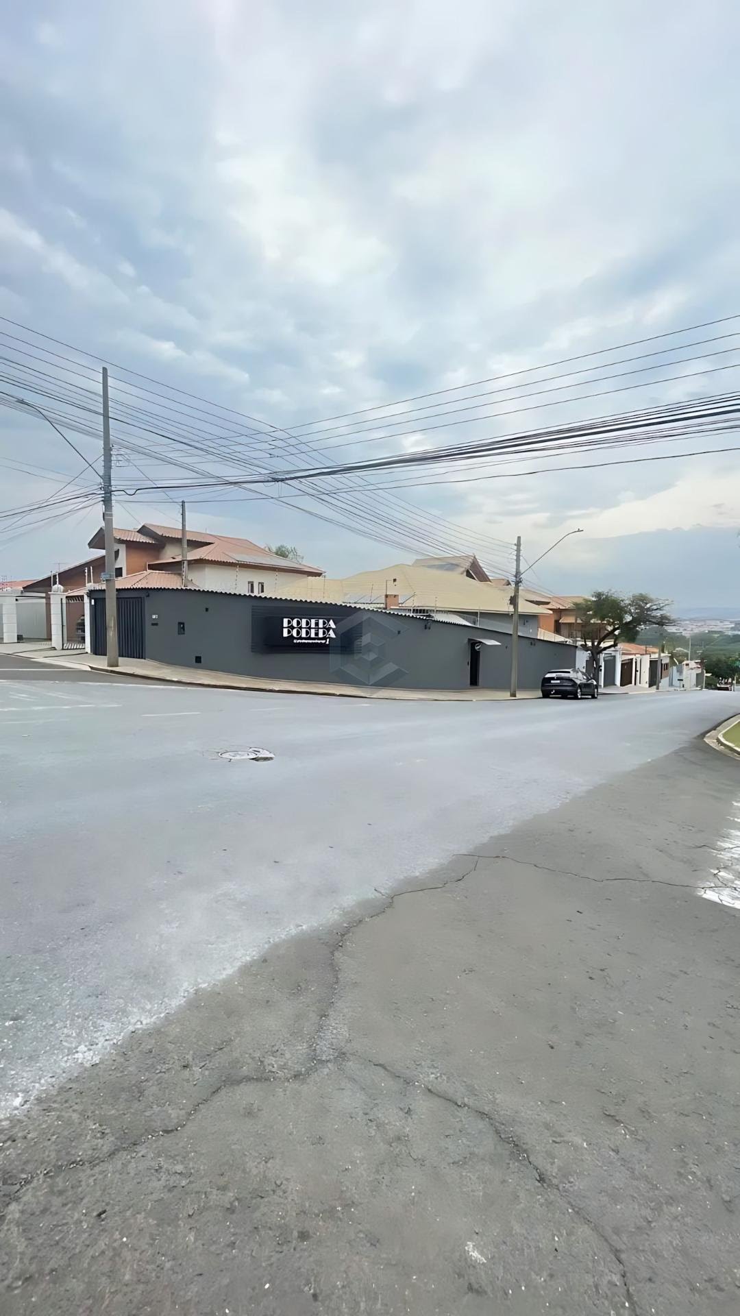 Casa à venda com 3 quartos, 3 banheiros, 4 vagas e 164m² no Jardim Santa Rosália, Sorocaba — foto principal