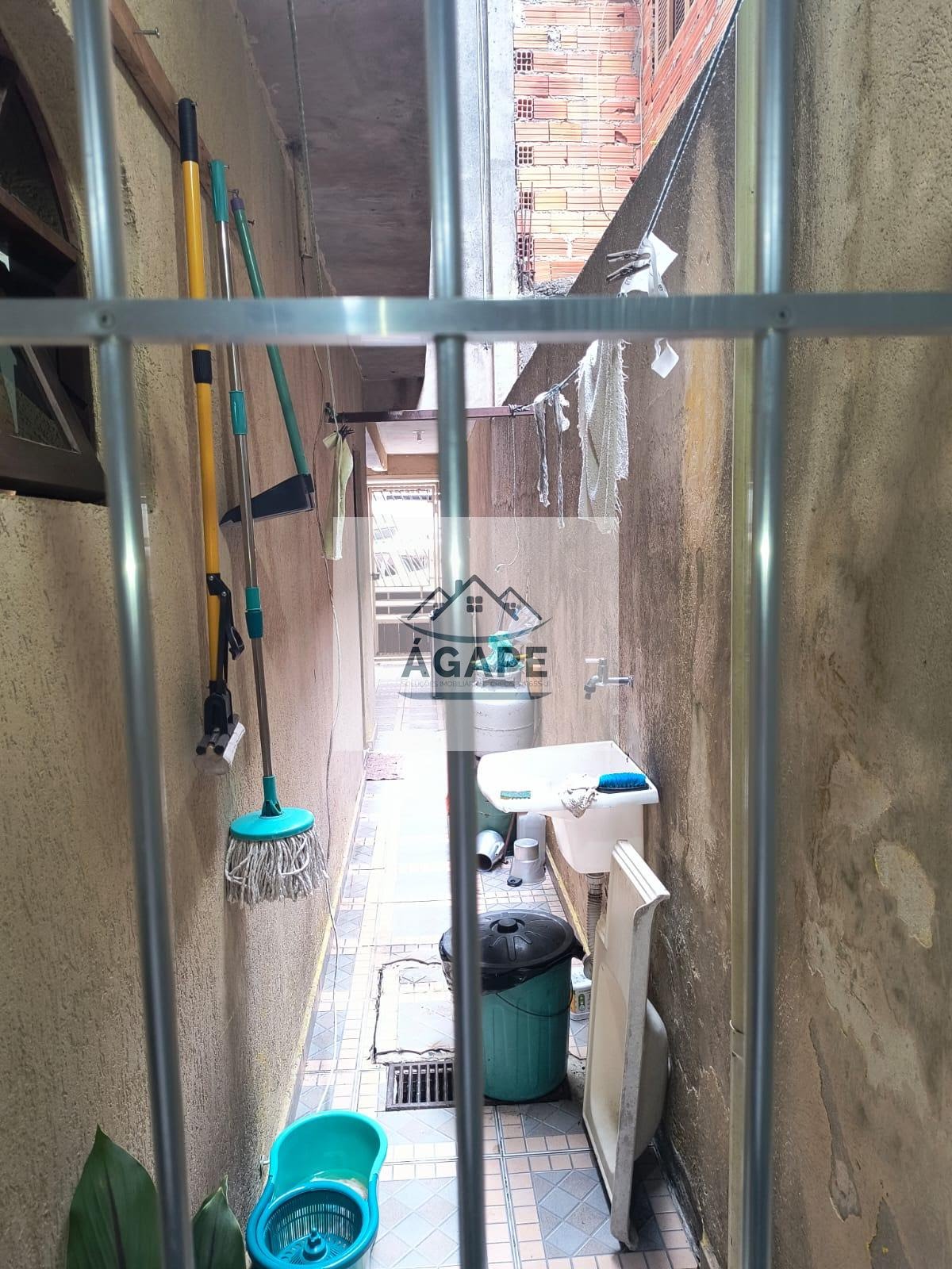 Casa à venda com 3 quartos, 1 suíte, 2 vagas e 200m² no Jardim Saint Moritz, Taboão da Serra (SP) — foto 7 de 30