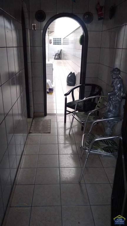 Casa à venda com 3 quartos, 1 suíte, 4 vagas e 131m² no Vila Tupi, Praia Grande (SP) — foto 25 de 30