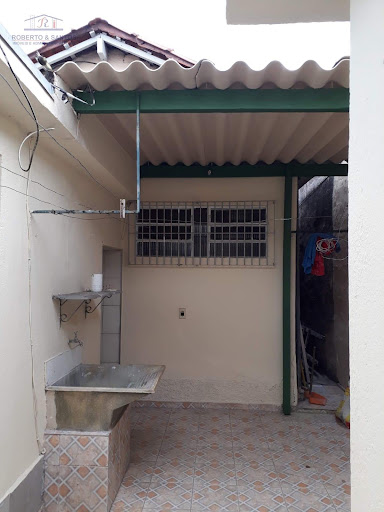 Fundos da casa da frente