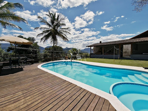 piscina-trinitaimobiliaria-condomínioitaoca