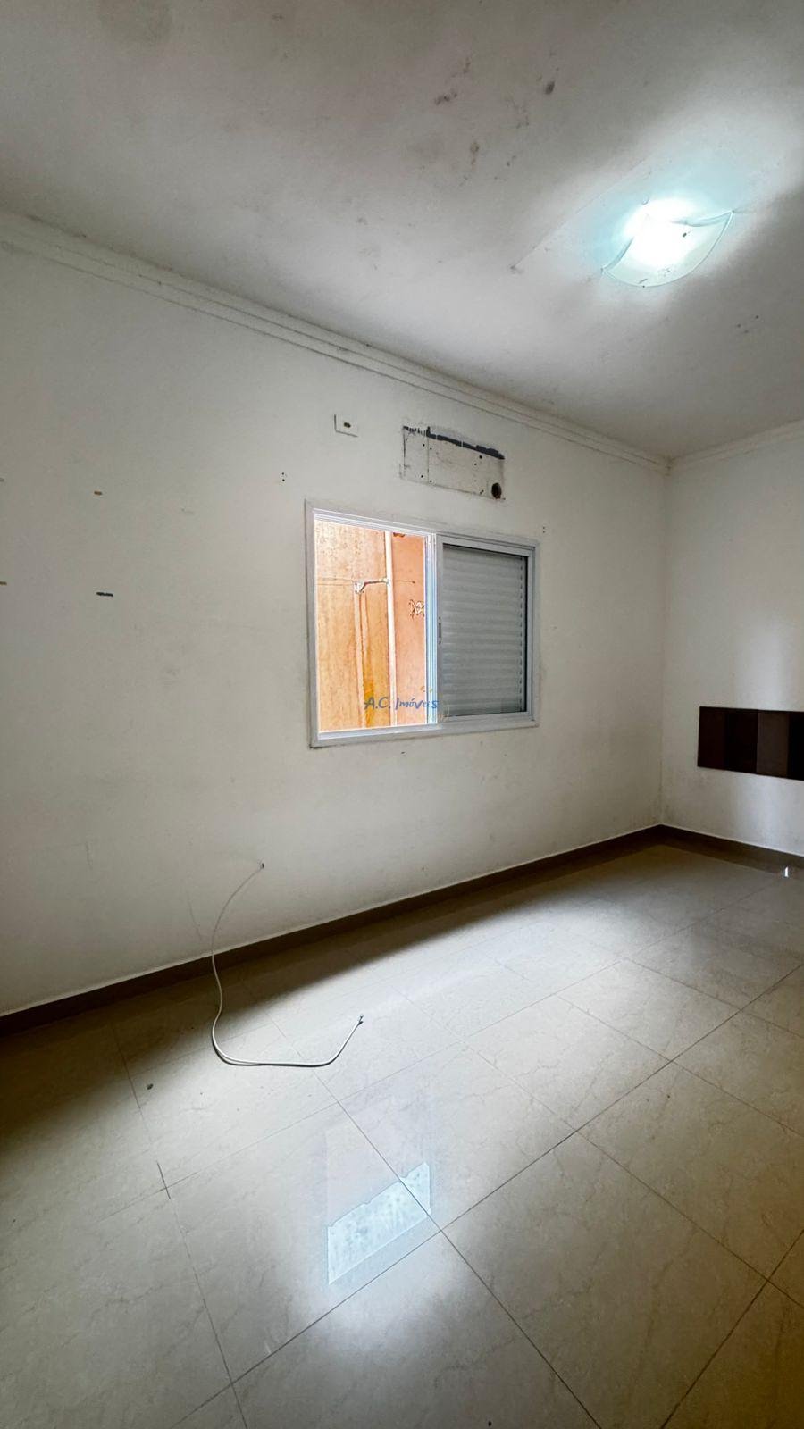 Casa à venda com 3 quartos, 1 suíte, 4 vagas e 180m² no Vila Caiçara, Praia Grande (SP) — foto 14 de 27