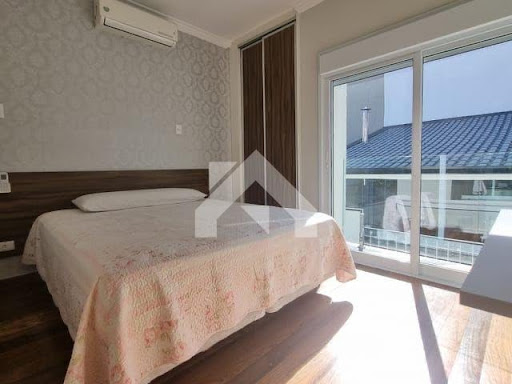 Casa de Condomínio em Alphaville - Santana de Parnaíba, SP