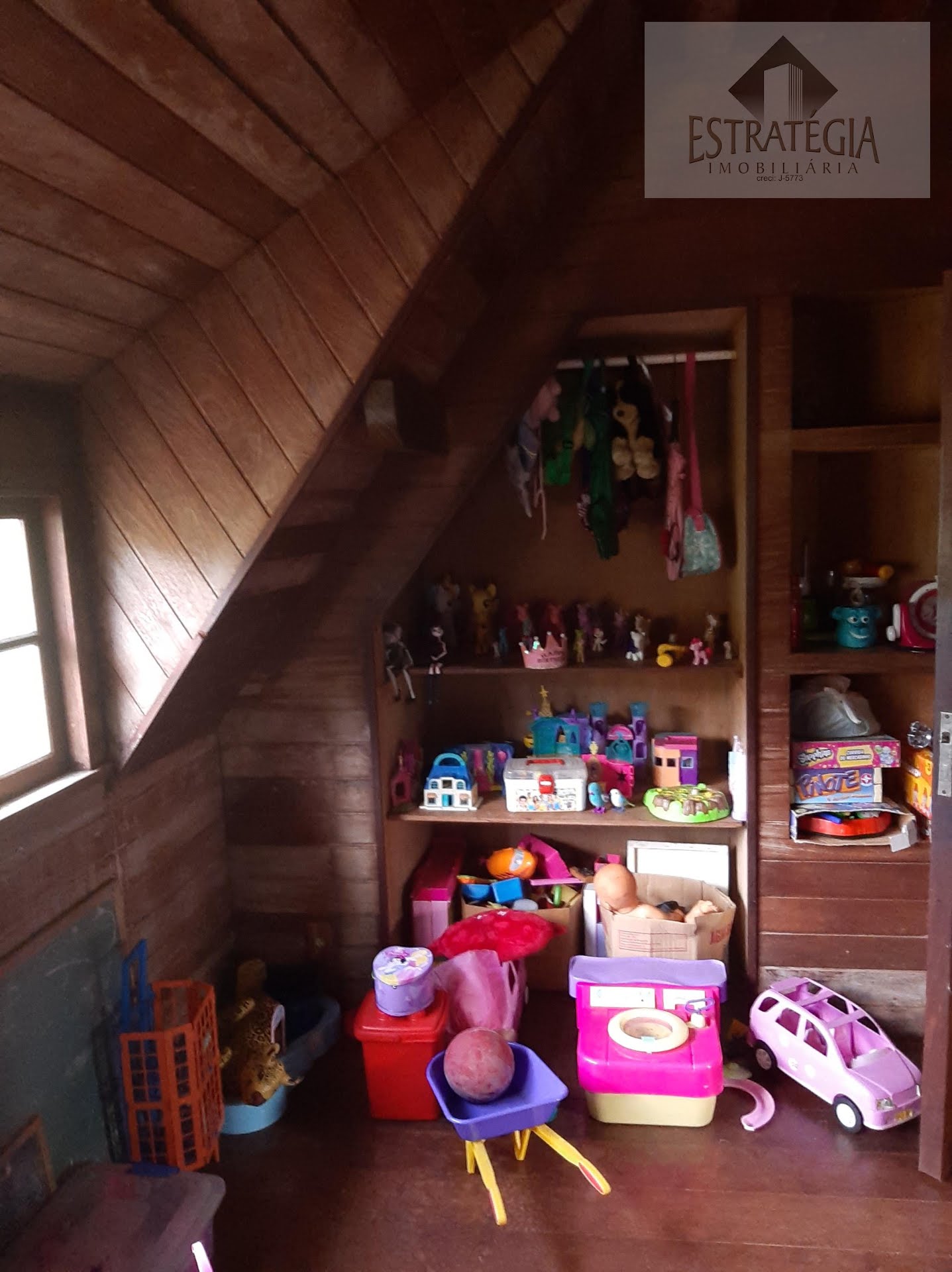 Casa à venda com 5 quartos, 1 suíte, 3 vagas e 464m² no Independência, Petrópolis (RJ) — foto 12 de 13