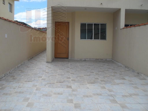 ENTRADA PRINCIPAL E GARAGEM