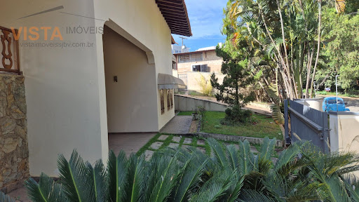GARAGEM COBERTA PARA 2 CARROS