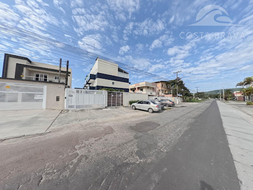 Seu Novo Lar: Lindo Sobrado Triplex Espaçoso em Caiobá