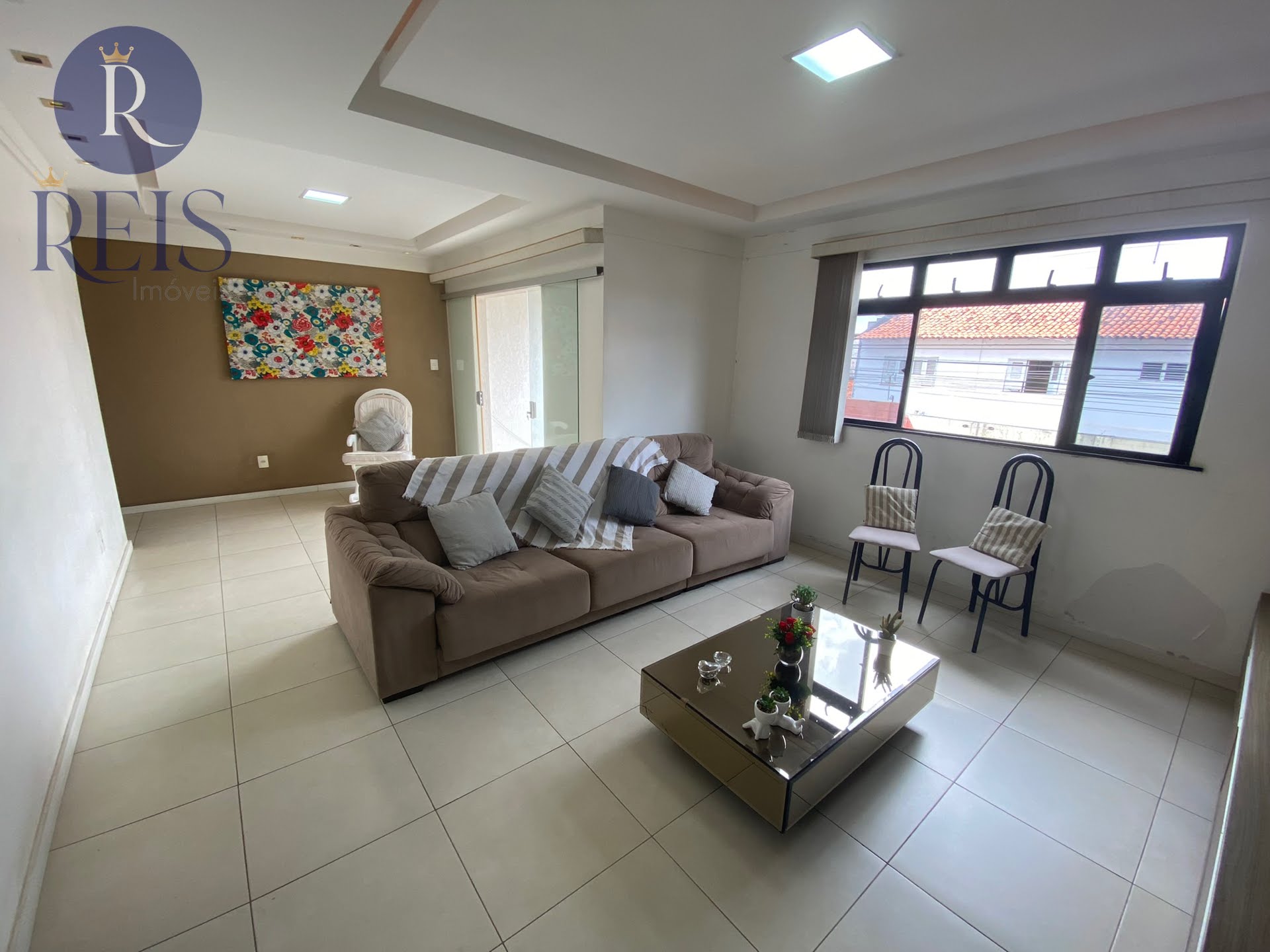 Sala em 2 Amplos Ambientes