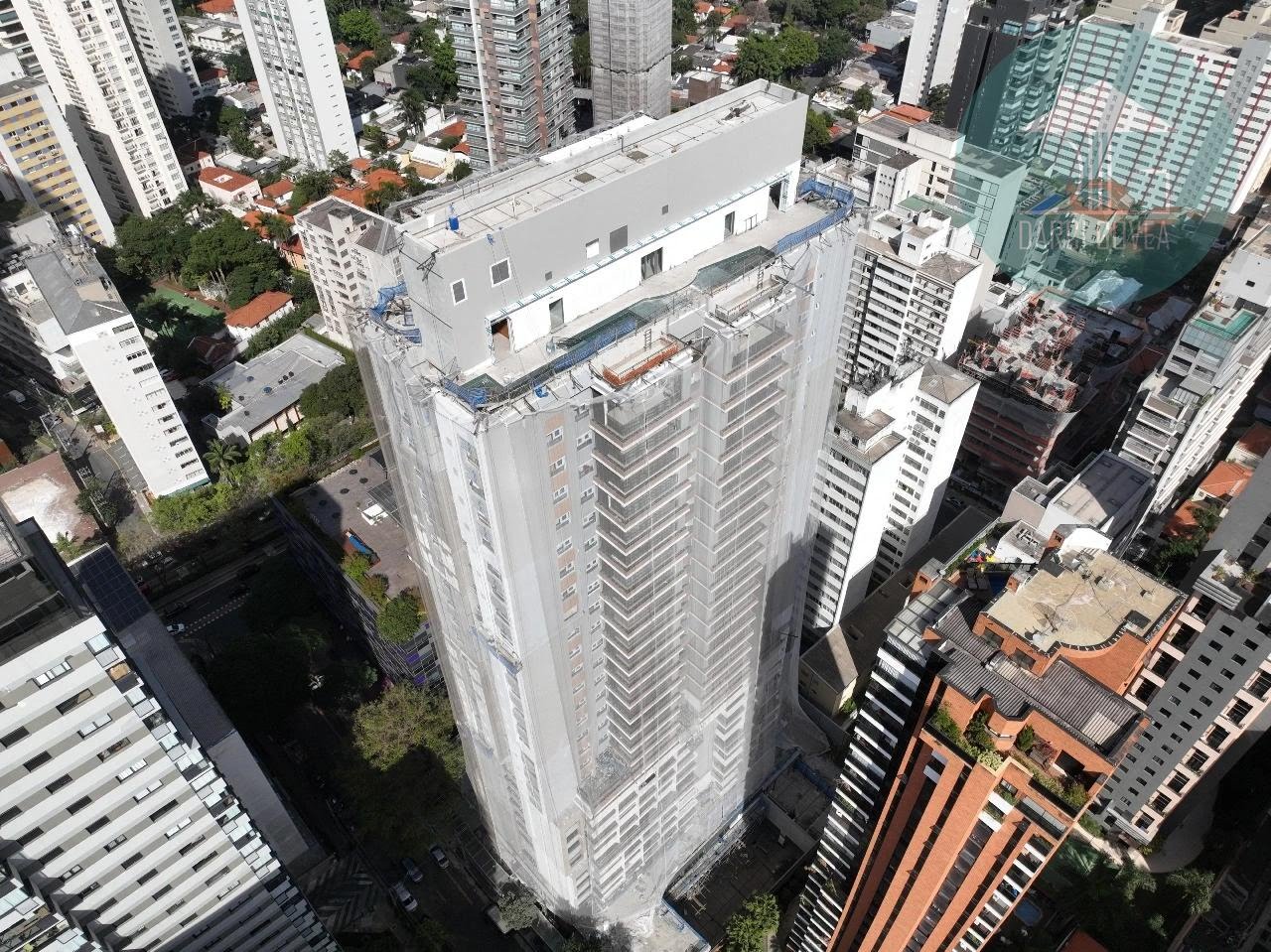 Apartamento à venda com 4 quartos, 4 suítes, 3 vagas e 187m² no Pinheiros, São Paulo (SP) — foto 24 de 30
