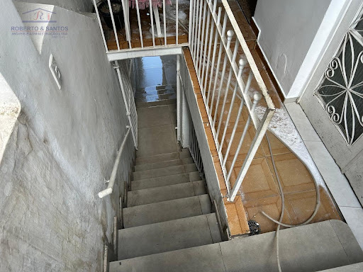 Escadas de acesso