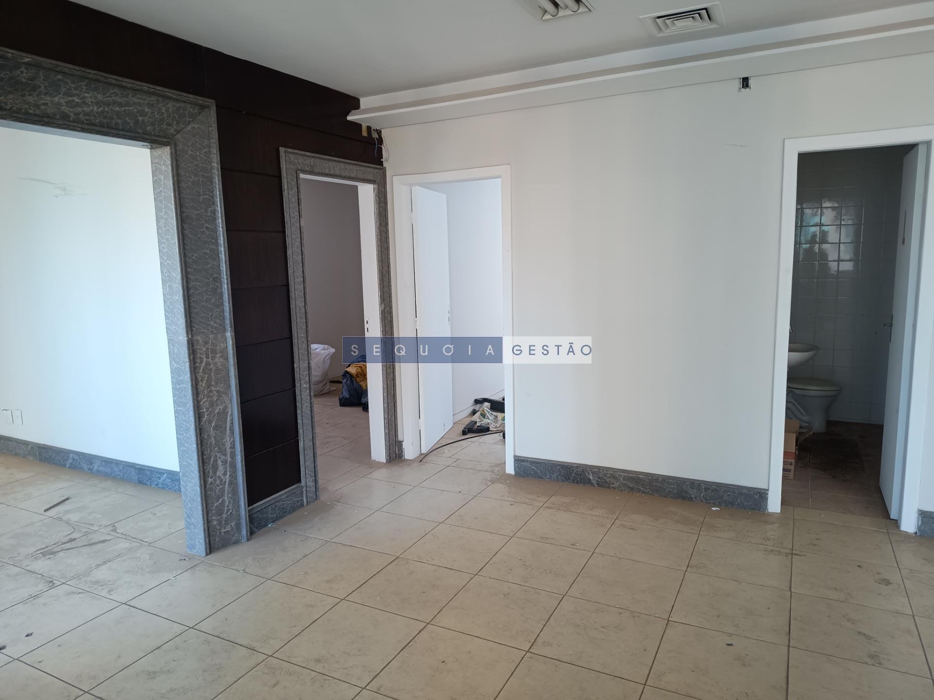 Comercial à venda com 5 banheiros e 248m² no Funcionários, Belo Horizonte (MG) — foto 7 de 18