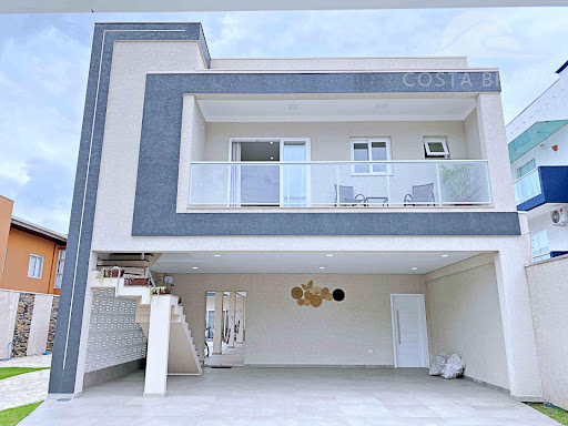 Imóvel a 5 Quadras do Mar em Caiobá com 5 Suítes, 284m²