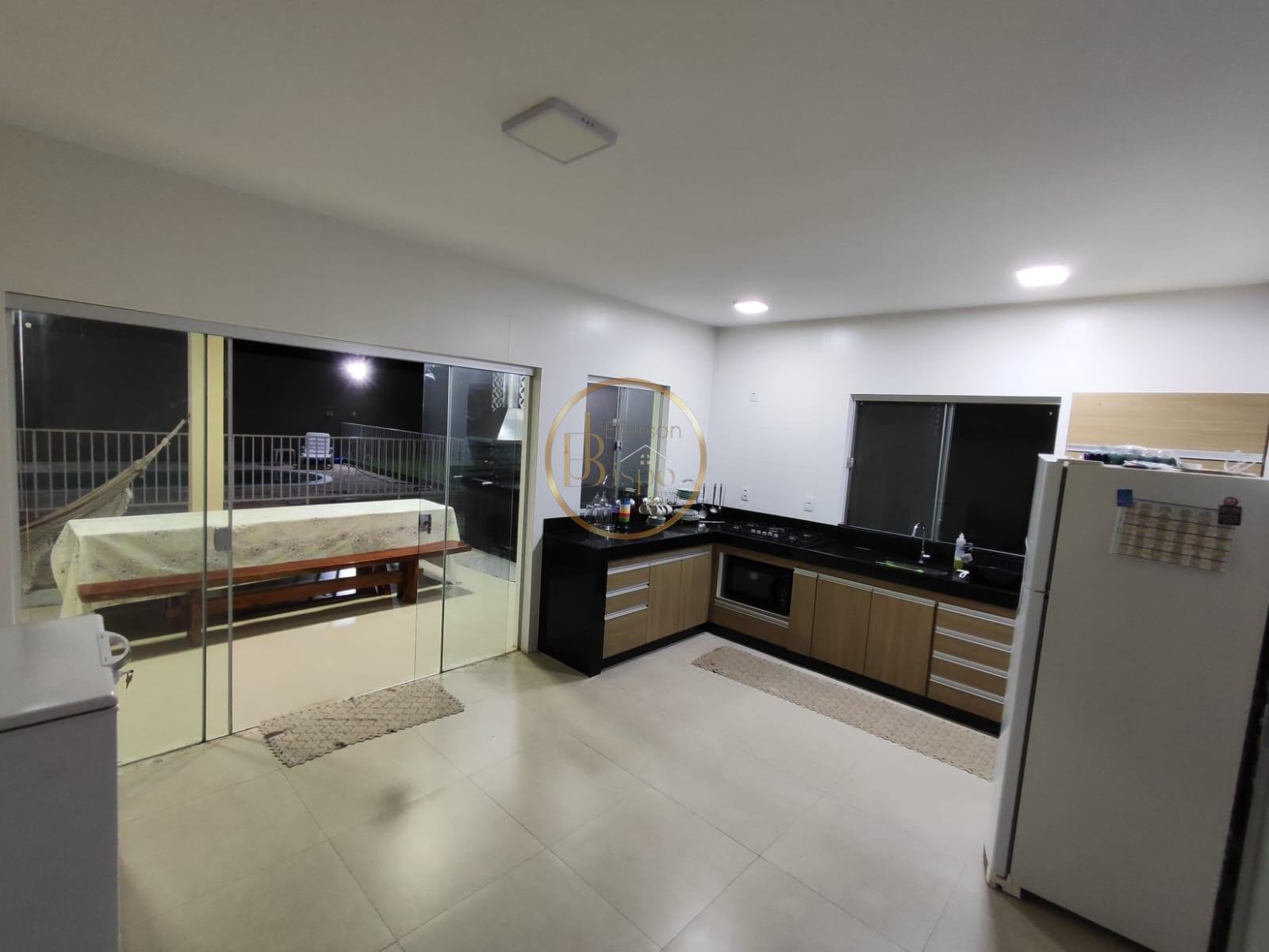 Casa à venda com 2 quartos, 2 banheiros, 4 vagas e 130m² no Jardins do Descobrimento, Porto Seguro — foto principal