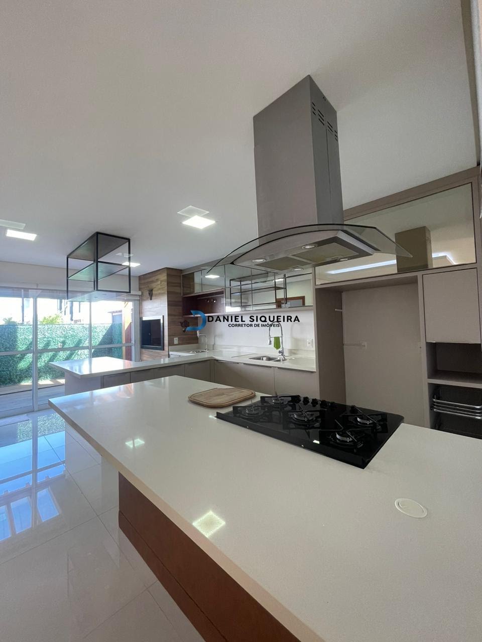 Casa à venda com 3 quartos, 2 banheiros, 2 vagas e 230m² no Bairro Deltaville, Biguaçu — foto principal